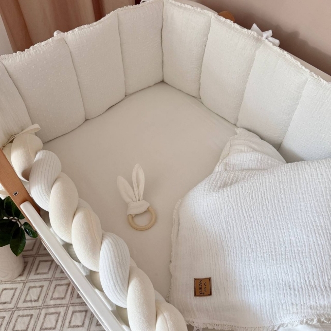 Protectie laterala patut bebe din muselina – Buline milky (6)